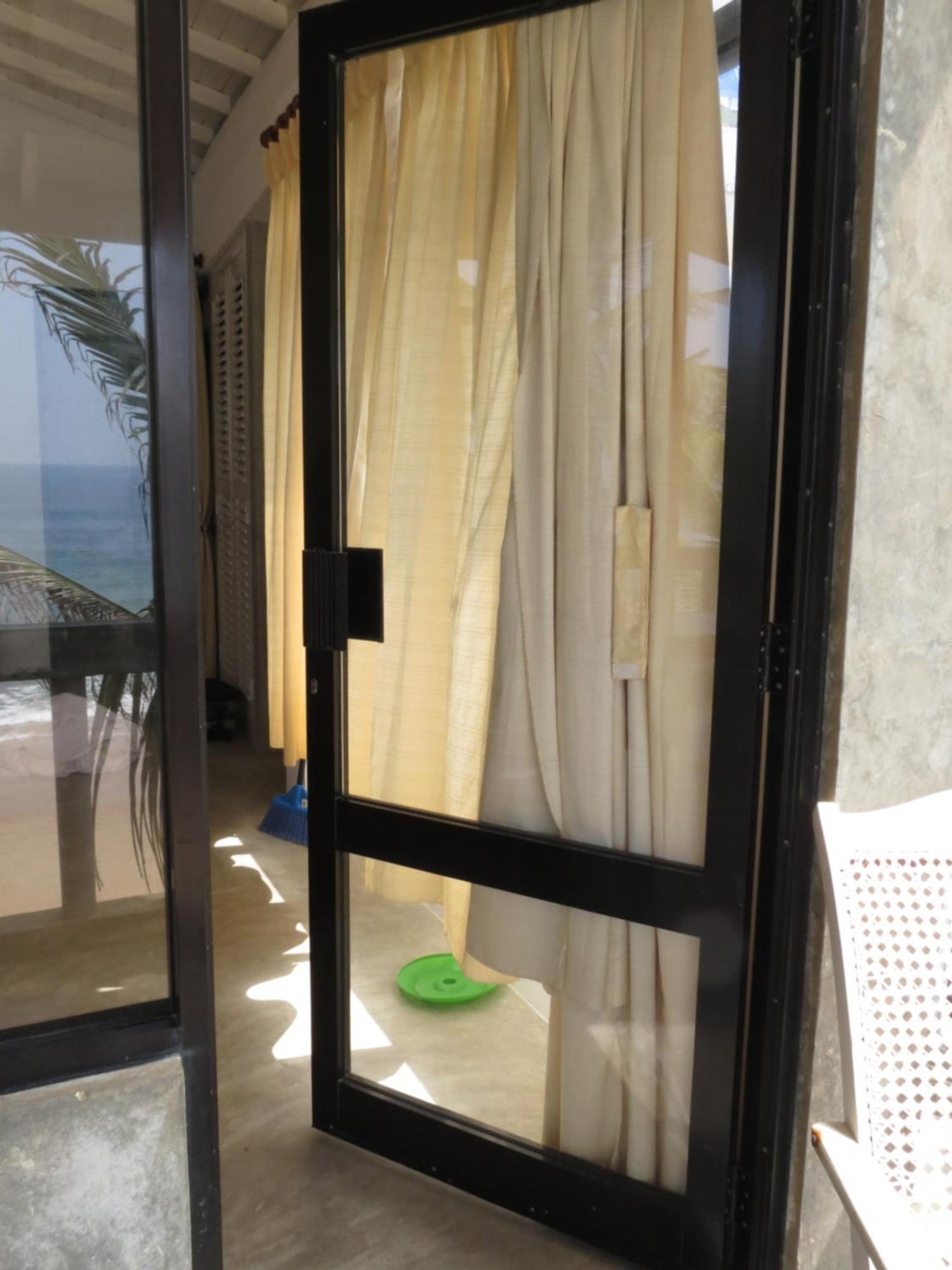 Mountain Wave Hotel And Surfshop Hikkaduwa Rum bild