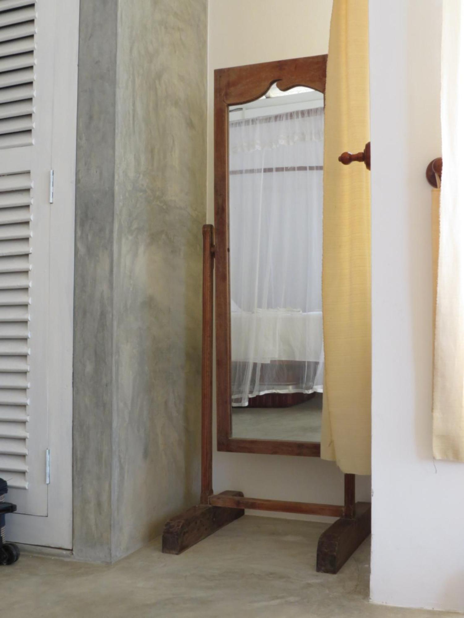 Mountain Wave Hotel And Surfshop Hikkaduwa Rum bild