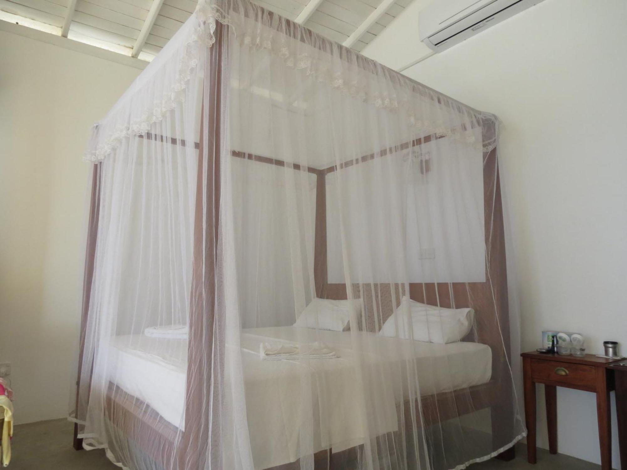 Mountain Wave Hotel And Surfshop Hikkaduwa Rum bild